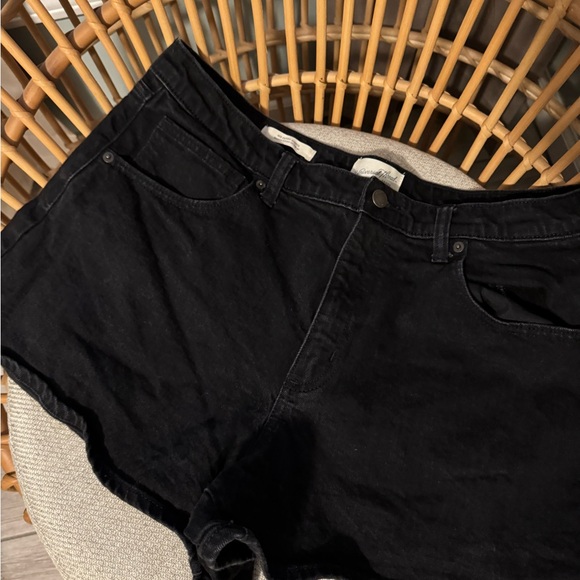 Universal Thread Black Jean Shorts Distressed Hem - Picture 2 of 5